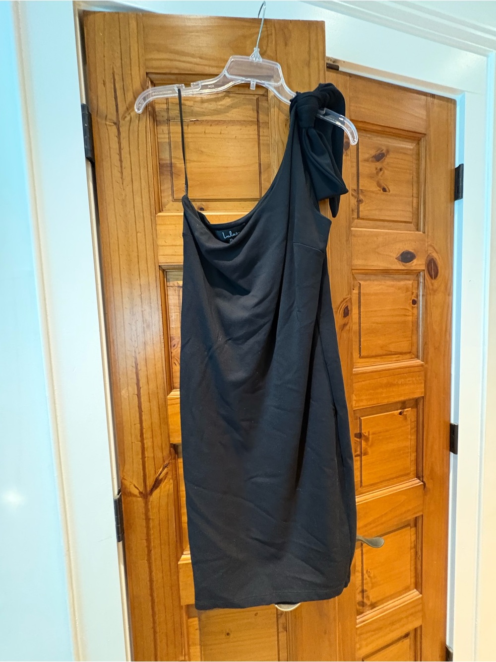 Lulu's Black One-Shoulder Bow Slip Dress